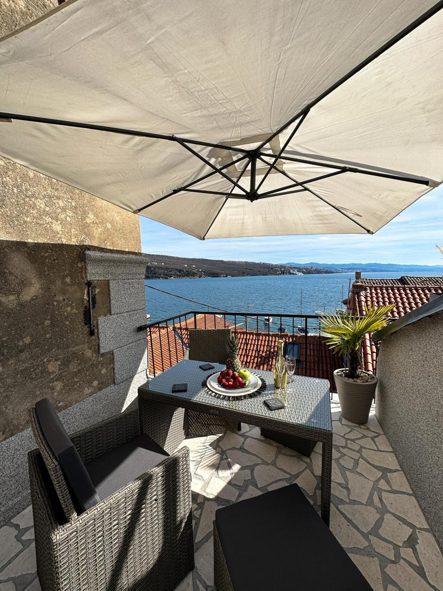 Villa Volos Apartment Karmen With Roof Terrace, Sea View, Free Private Parking Opatija Zewnętrze zdjęcie